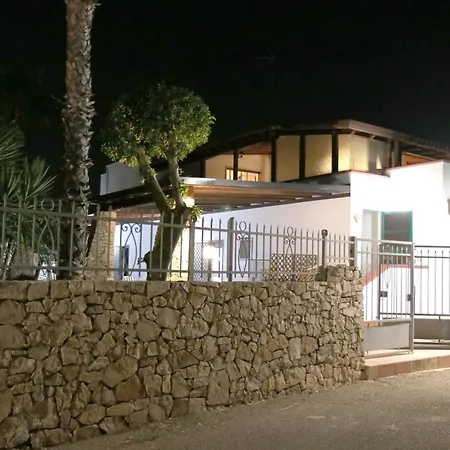 Claudia Vacanze Torre Suda